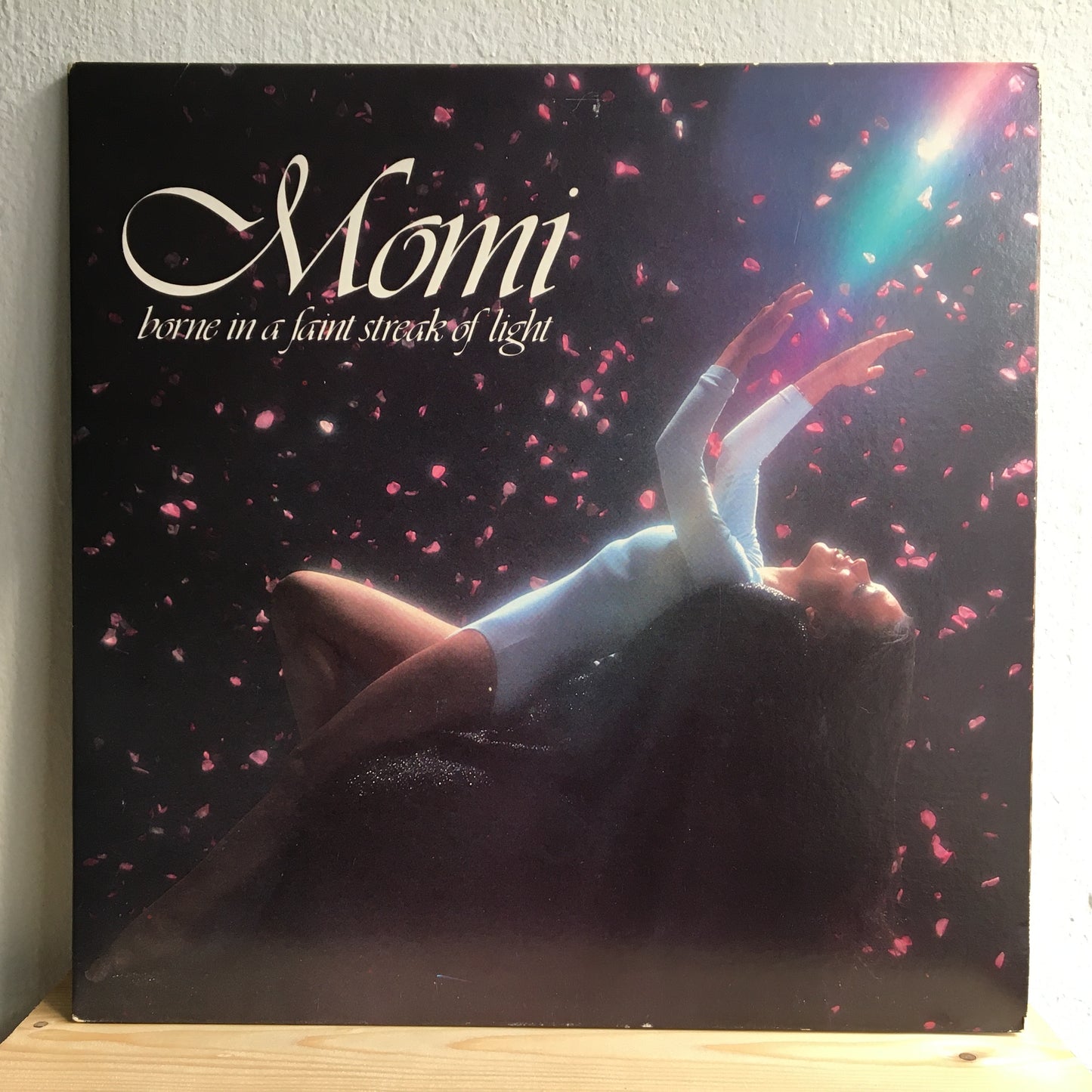 Momi – Borne In A Faint Streak Of Light